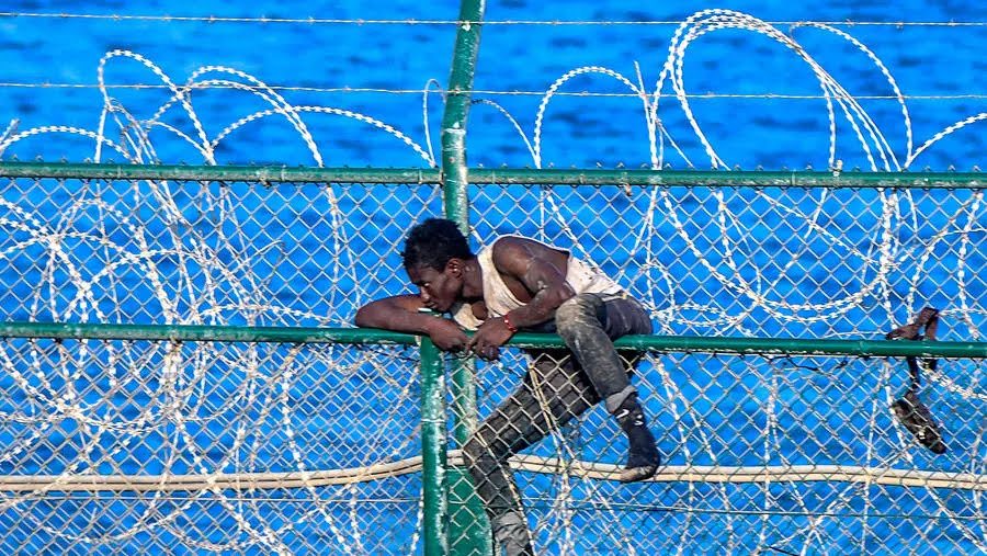 Afflux de migrants à Ceuta: Madrid hausse le ton contre Rabat