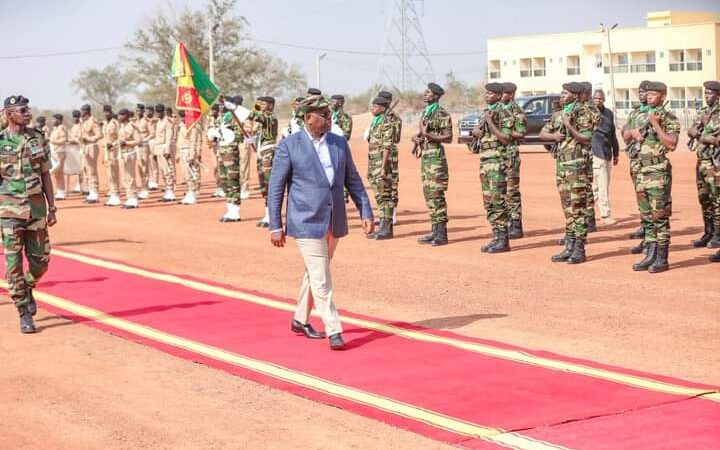 Sénégal: Macky Sall inaugure le camp militaire de Goudiry.