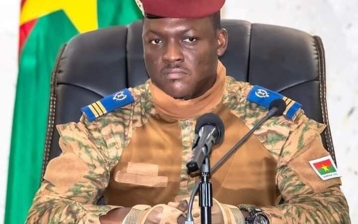 Attaque de Déou: le président Traoré invite les Burkinabè à rester engagés jusqu’à la victoire finale 