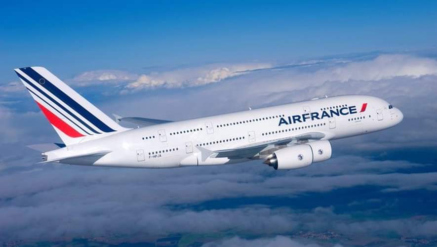 Les vols de la compagnie Air France restent suspendus