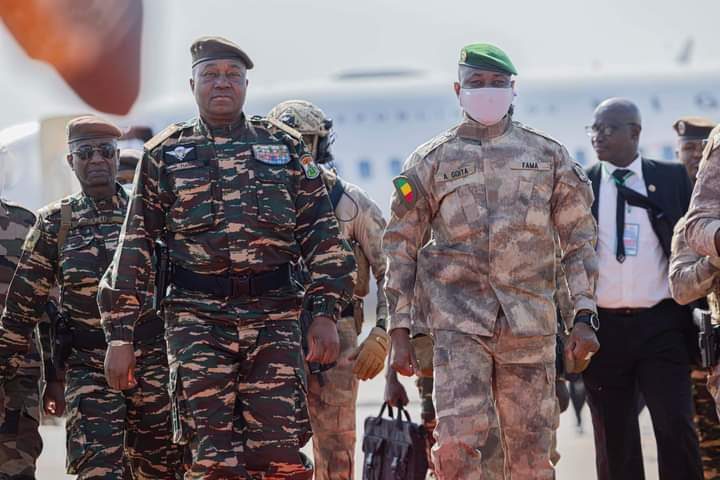 Mali-Le Général Tiani du Niger reçu par le Colonel Assimi Goïta 