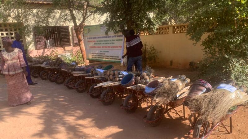 Ségou, Fana : GRADEM offre des matériels d’assainissement à 28 écoles partenaires