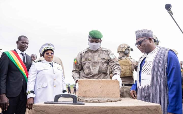Mali-Visite du Président de la Transition à Sikasso : pose de la première pierre d’une université polyvalente