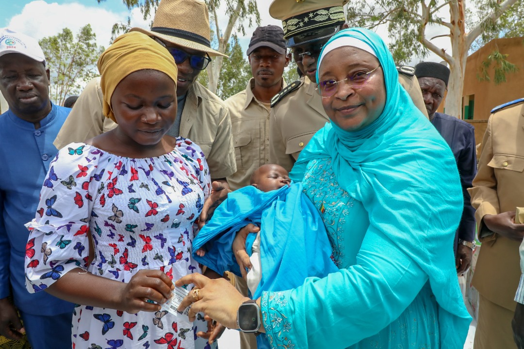 Mali-Inondations à Bla :La ministre de la Santé apporte plus de 200 millions FCFA en appui aux victimes