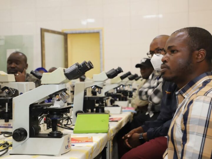 Diagnostic biologique du paludisme: Une nouvelle génération d’experts formés par CRS Mali