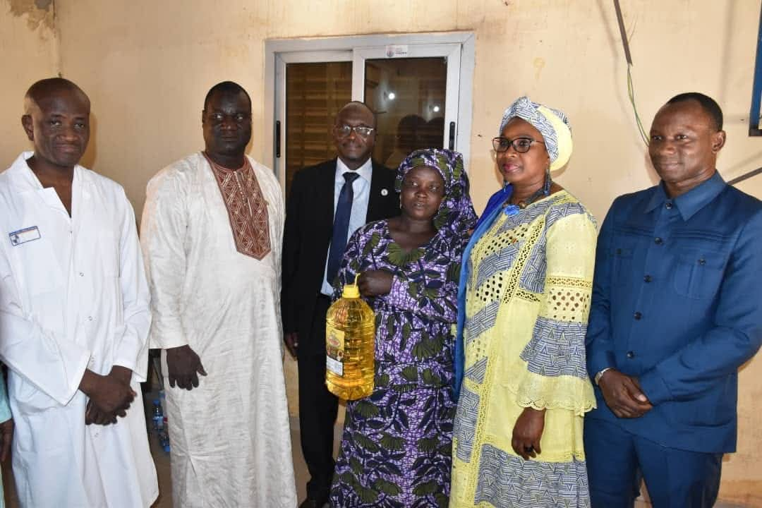 Centre Oasis du Point G : Le ministre Diarra Djéneba Sanogo accompagne les femmes fistuleuses