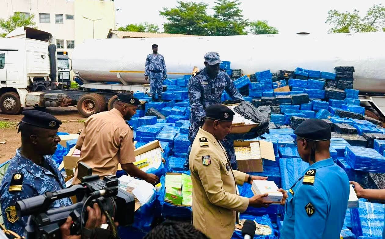 Mali- Une citerne bourrée de médicaments contrefaits interceptée par la douane
