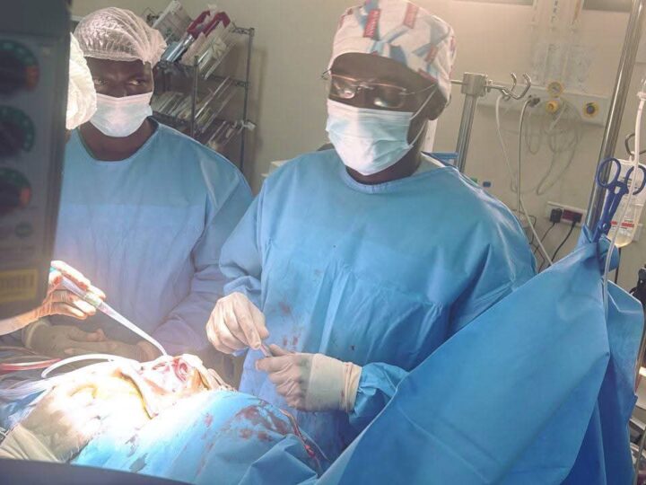 Mali-Intervention sur le cœur d’un enfant de 3 ans à l’hôpital Luxembourg: Une prouesse réalisée par une équipe de jeunes chirurgiens