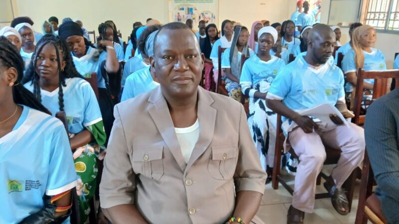 Mali- Célébration de la Journée de l’enfant africain : GRADEM sensibilise des jeunes filles sur la parentalité positive et l’éducation non violente
