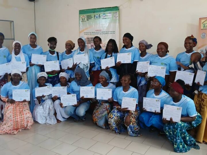 Mali-Autonomisation des filles : GRADEM forme 25 jeunes filles en soins esthétiques et développement personnel