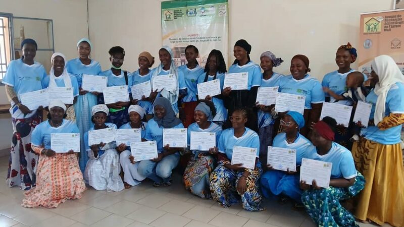 Mali-Autonomisation des filles : GRADEM forme 25 jeunes filles en soins esthétiques et développement personnel