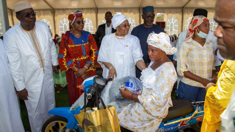 Mali- 𝐌𝐨𝐢𝐬 𝐝𝐞 𝐥𝐚 𝐒𝐨𝐥𝐢𝐝𝐚𝐫𝐢𝐭é 𝐞𝐭 𝐝𝐞 𝐥𝐮𝐭𝐭𝐞 𝐜𝐨𝐧𝐭𝐫𝐞 𝐥’𝐞𝐱𝐜𝐥𝐮𝐬𝐢𝐨𝐧 : 𝐋𝐞𝐬 𝐟𝐞𝐦𝐦𝐞𝐬 𝐝𝐞𝐬 𝐎𝐏𝐒 𝐞𝐧 𝐫𝐚𝐧𝐠 𝐬𝐞𝐫𝐫ée 𝐝𝐞𝐫𝐫𝐢è𝐫𝐞 𝐥𝐞 𝐦𝐢𝐧𝐢𝐬𝐭𝐫𝐞 𝐀𝐬𝐬𝐚 𝐁𝐚𝐝𝐢𝐚𝐥𝐥𝐨 𝐓𝐨𝐮𝐫é 𝐩𝐨𝐮𝐫 𝐮𝐧𝐞 𝐠𝐫𝐚𝐧𝐝𝐞 𝐚𝐜𝐭𝐢𝐨𝐧 𝐩𝐡𝐢𝐥𝐚𝐧𝐭𝐡𝐫𝐨𝐩𝐢𝐪𝐮𝐞