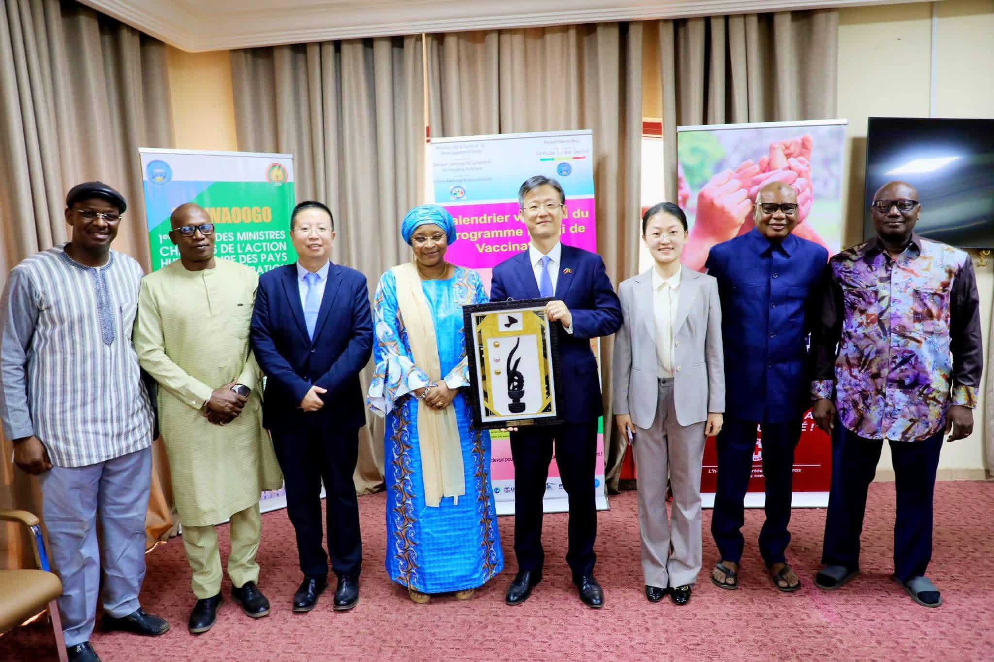 Mali-𝐂𝐨𝐨pé𝐫𝐚𝐭𝐢𝐨𝐧 𝐬𝐚𝐧𝐢𝐭𝐚𝐢𝐫𝐞 : 𝐥𝐞 𝐦𝐢𝐧𝐢𝐬𝐭𝐫𝐞 𝐝𝐞 𝐥𝐚 𝐒𝐚𝐧𝐭é 𝐞𝐭 𝐝𝐮 𝐃é𝐯𝐞𝐥𝐨𝐩𝐩𝐞𝐦𝐞𝐧𝐭 𝐒𝐨𝐜𝐢𝐚𝐥 𝐫𝐞ç𝐨𝐢𝐭 𝐥&rsquo;𝐚𝐦𝐛𝐚𝐬𝐬𝐚𝐝𝐞𝐮𝐫 𝐝𝐞 𝐥𝐚 𝐂𝐡𝐢𝐧𝐞 𝐚𝐮 𝐌𝐚𝐥𝐢