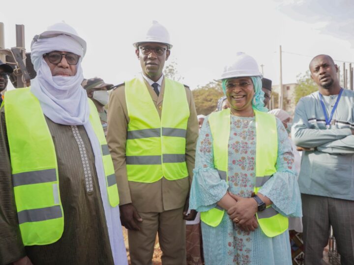 𝐏𝐫𝐨𝐠𝐫𝐚𝐦𝐦𝐞 𝐏𝐫é𝐬𝐢𝐝𝐞𝐧𝐭𝐢𝐞𝐥 𝐝’𝐔𝐫𝐠𝐞𝐧𝐜𝐞 𝐇𝐨𝐬𝐩𝐢𝐭𝐚𝐥𝐢è𝐫𝐞 : 𝐯𝐢𝐬𝐢𝐭𝐞 𝐝𝐞 𝐭𝐞𝐫𝐫𝐚𝐢𝐧 à 𝐁𝐚𝐦𝐚𝐤𝐨