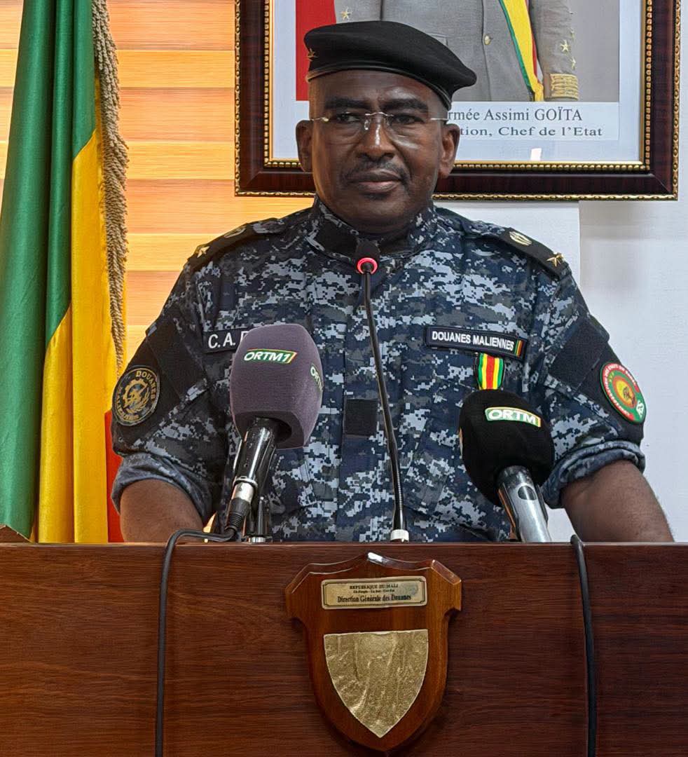MALI-Douanes : L’INSP. GAL. CHEICKNA AMALA DIALLO IMPRIME SA MARQUE AU SEIN DU PERSONNEL