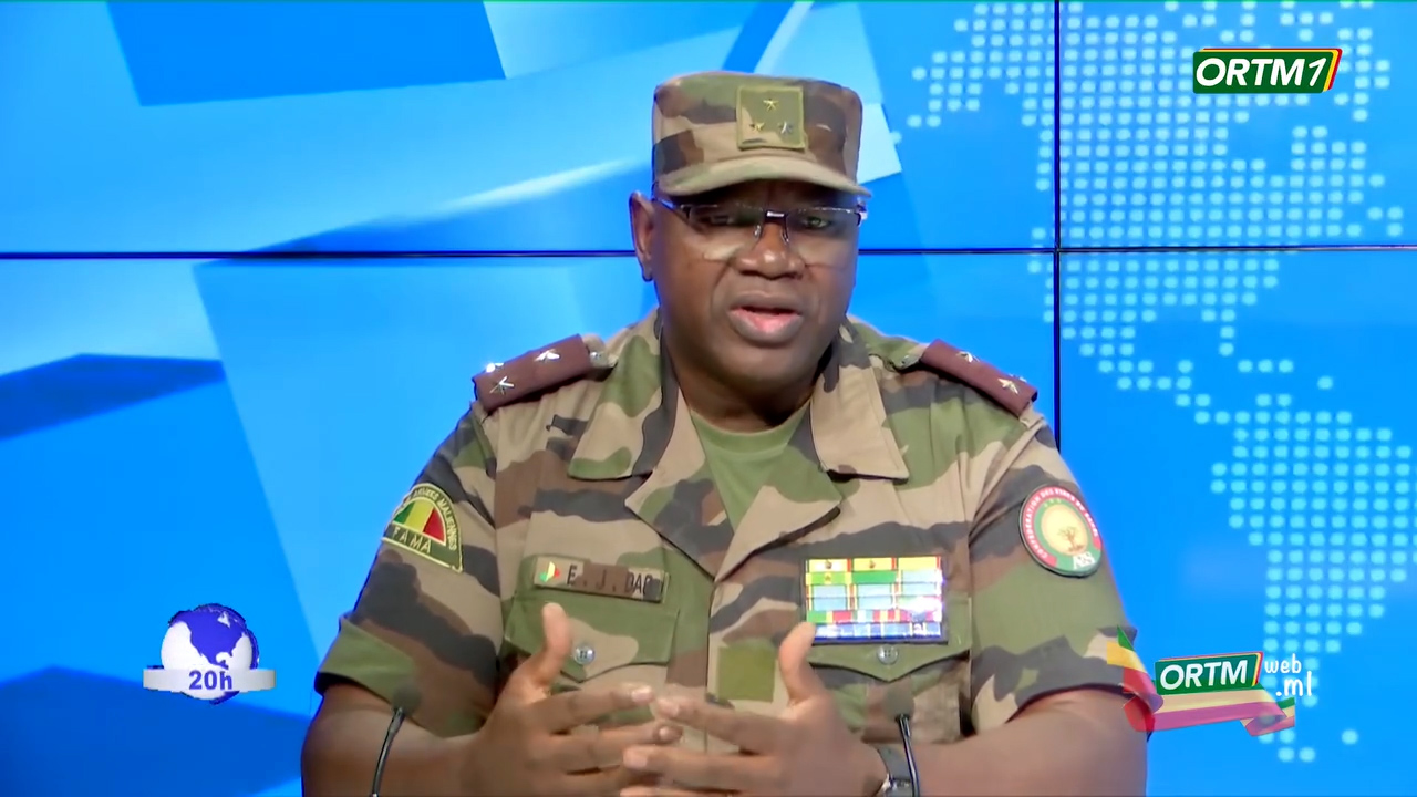Mali-Général Elisée Daou, chef d&rsquo;état-major général de l&rsquo;armée malienne: « On va continuer à les frapper jusqu&rsquo;à ce qu&rsquo;ils se rendent »