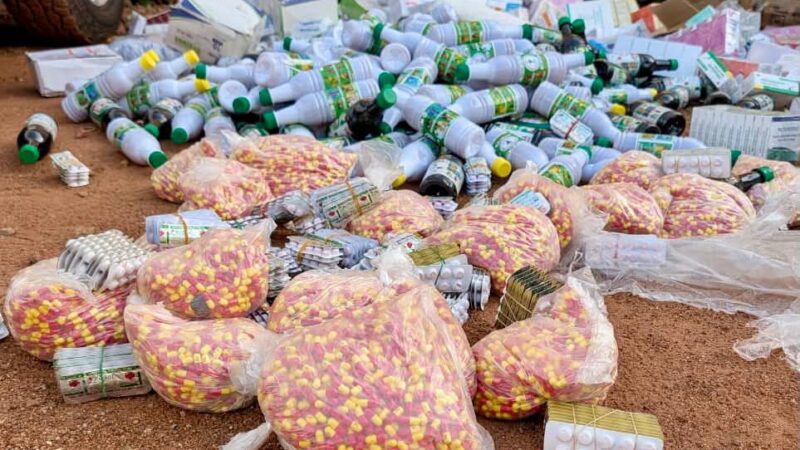 Bla : La Douane intercepte deux véhicules chargés de marchandises et de produits pharmaceutiques